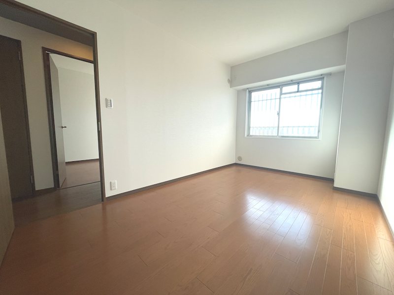 約7.1帖の洋室 主寝室にいかがですか フルレ交野 その他