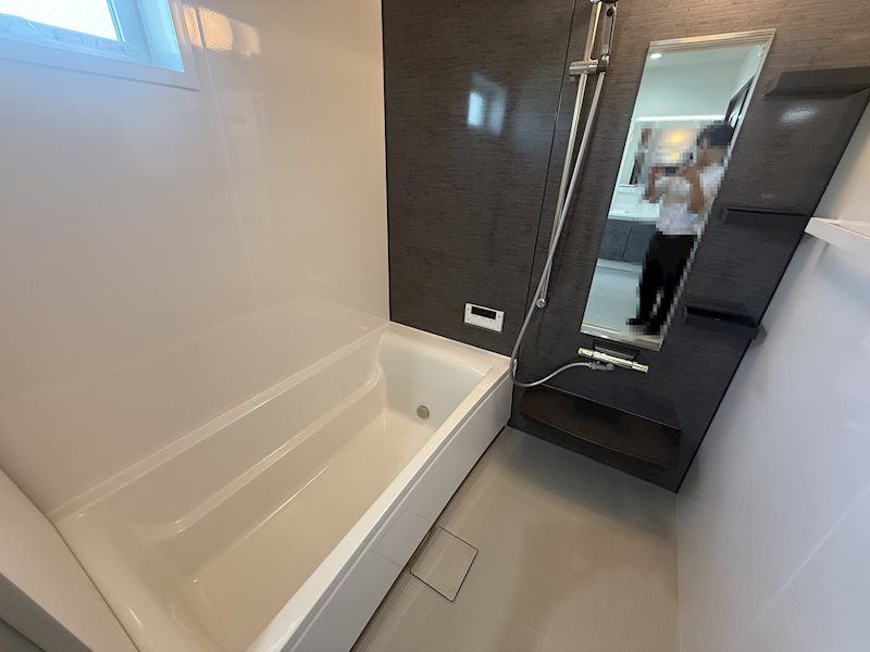 浴室暖房乾燥機付きの浴室は冬季のヒートショック緩和や、花粉の季節、雨や夜間の洗濯物干しスペースとしても活躍します!ミストサウナ付きで、心身リフレッシュ♪ SUMIKA 高槻市柱本6丁目 その他