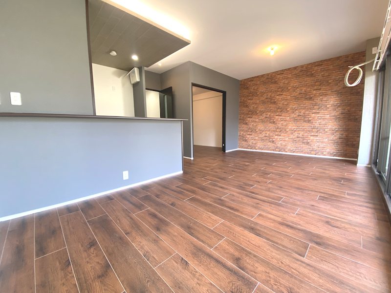 南側から採光のある明るいLDK16.5帖、床フローリング、壁天井クロス貼替 ひらかた北山アミタス2号棟 その他