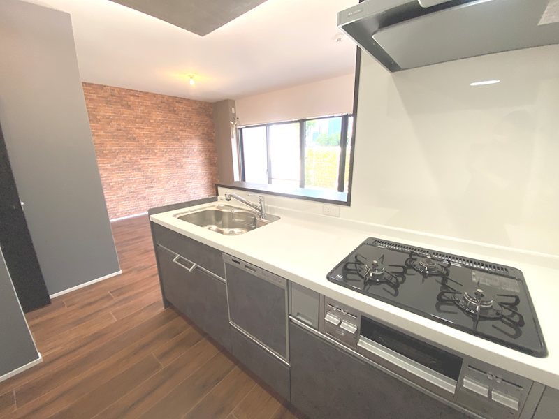 家族とコミュニケーションが取れやすい対面式の食洗器付システムキッチン新調交換+カップボード設置 ひらかた北山アミタス2号棟 その他