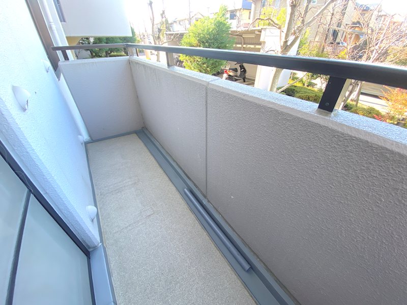 主寝室に面したバルコニー ひらかた北山アミタス2号棟 その他