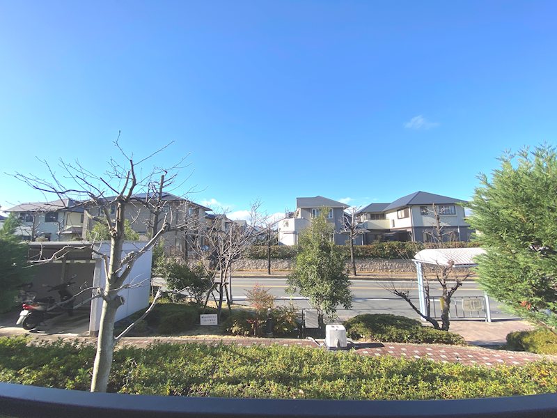 バルコニーからバス停見えます ひらかた北山アミタス2号棟 その他