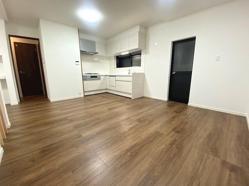 LDK約12帖は広々とした空間で家族の団らんや来客対応にも便利 東船橋2丁目一戸建(再生住宅) その他