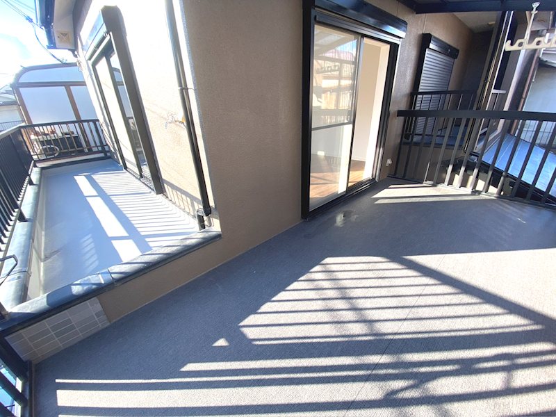 バルコニーとテラス繋がってます 東船橋2丁目一戸建(再生住宅) その他