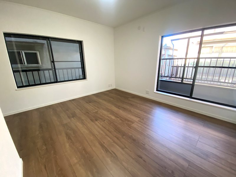 東向きバルコニーに面した洋室約7帖の洋室 東船橋2丁目一戸建(再生住宅) その他