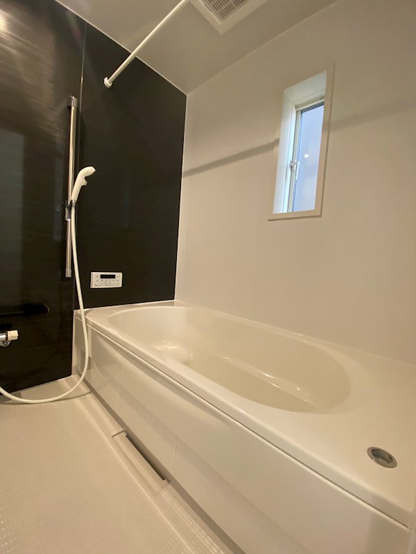 ボタン一つで決まった湯量と温度でお風呂が沸き、いつでも暖かいお風呂に入れます その他