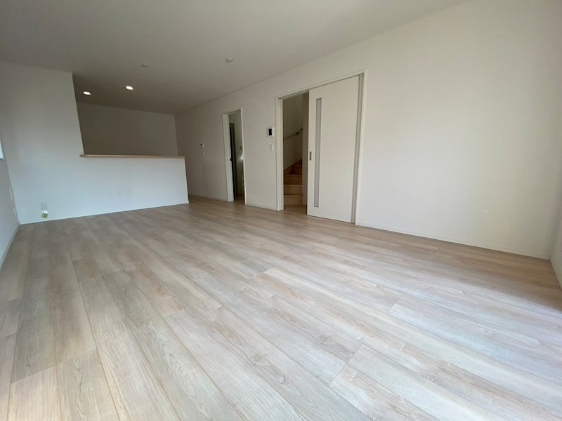 南西向きの明るいLDK18帖 使い勝手の良いカウンター設置 その他