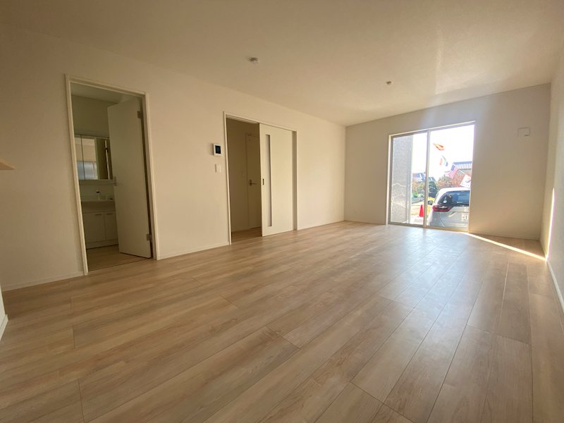 南西向きの明るいLDK18帖 使い勝手の良いカウンター設置 その他