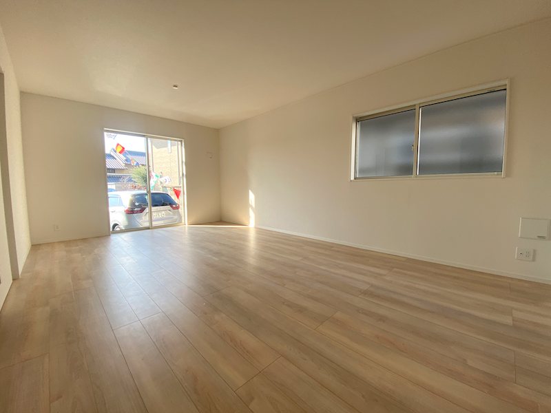 南西向きの明るいLDK18帖 使い勝手の良いカウンター設置 その他