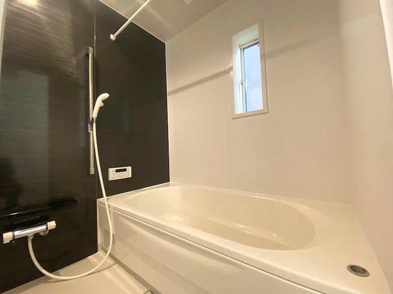 ボタン一つで決まった湯量と温度でお風呂が沸き、いつでも暖かいお風呂に入れます その他