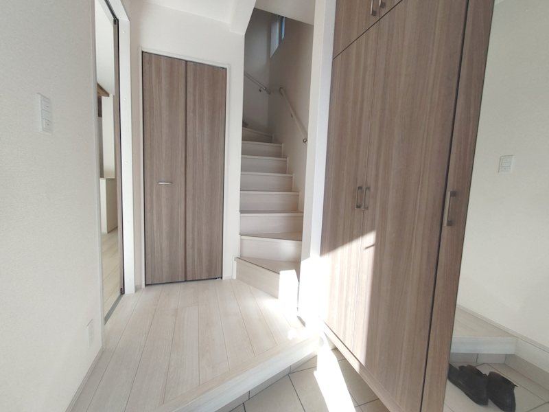 収納充実姿見付シューズボックス 渚東町全2棟新築分譲地内1号棟 その他