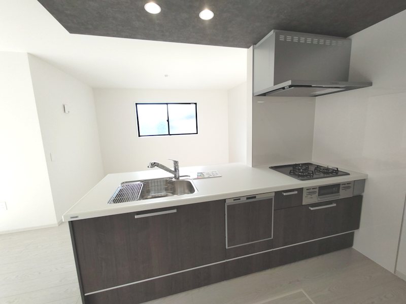 家族とのコミュニケーションに食洗器付対面式システムキッチン 香里園桜木町限定1邸新築分譲住宅 その他