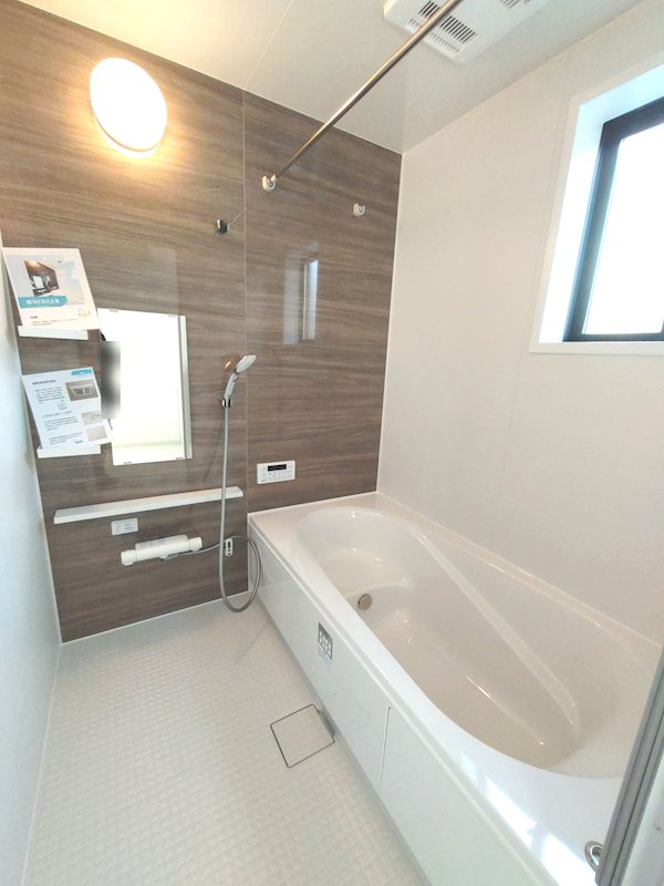 暖房換気乾燥機付ユニットバス、1616サイズでゆったりと一日の疲れを癒やしてください 香里園桜木町限定1邸新築分譲住宅 その他