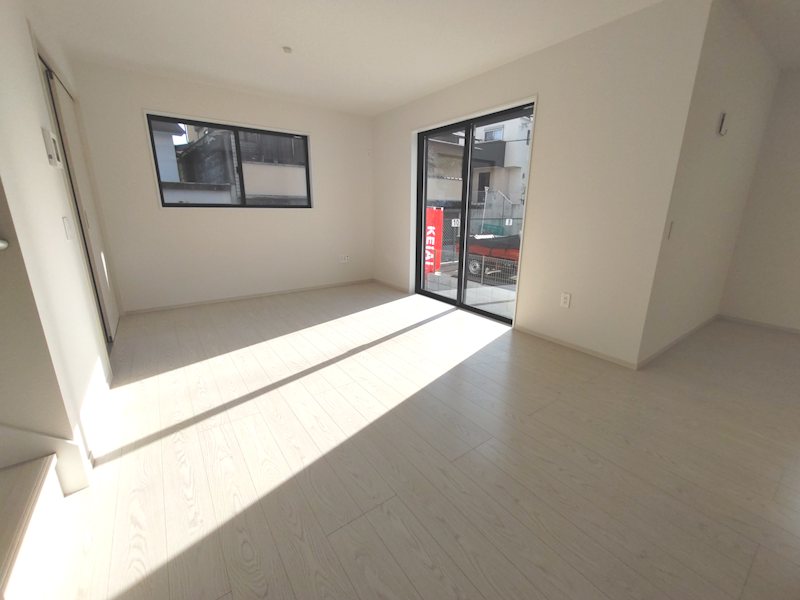 南側から採光のある明るいLDK19帖 香里園桜木町限定1邸新築分譲住宅 その他