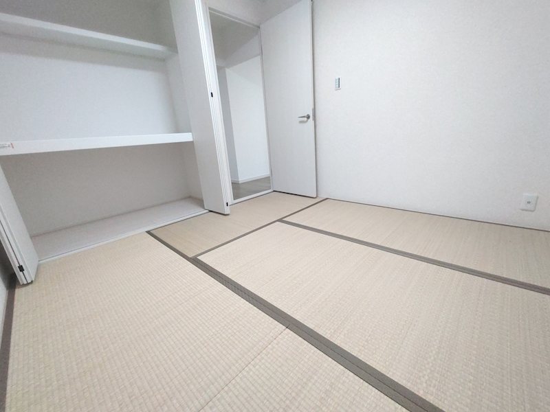 転んでも安心、子育て世帯におすすめの和室です 藤阪ハイツD6号棟 その他