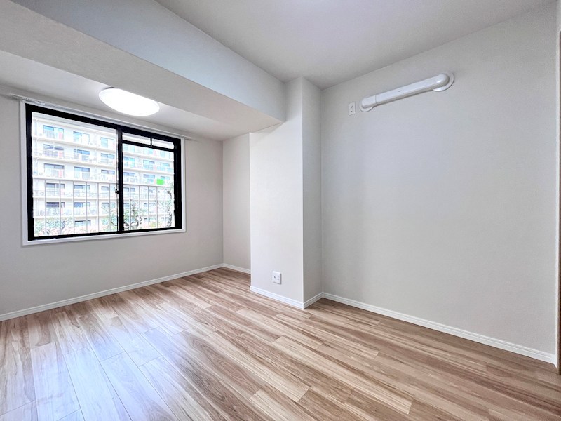 約6.3帖の北側のお部屋はエアコン設置可能です♪ 白川高層住宅8号棟 その他