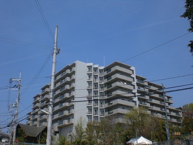 エミナンス高槻 外観写真