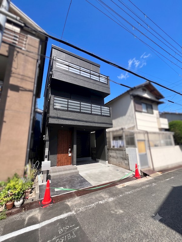前面道路幅員は約8mの開放感がある立地♪ 茨木市大同町 新築一戸建 その他
