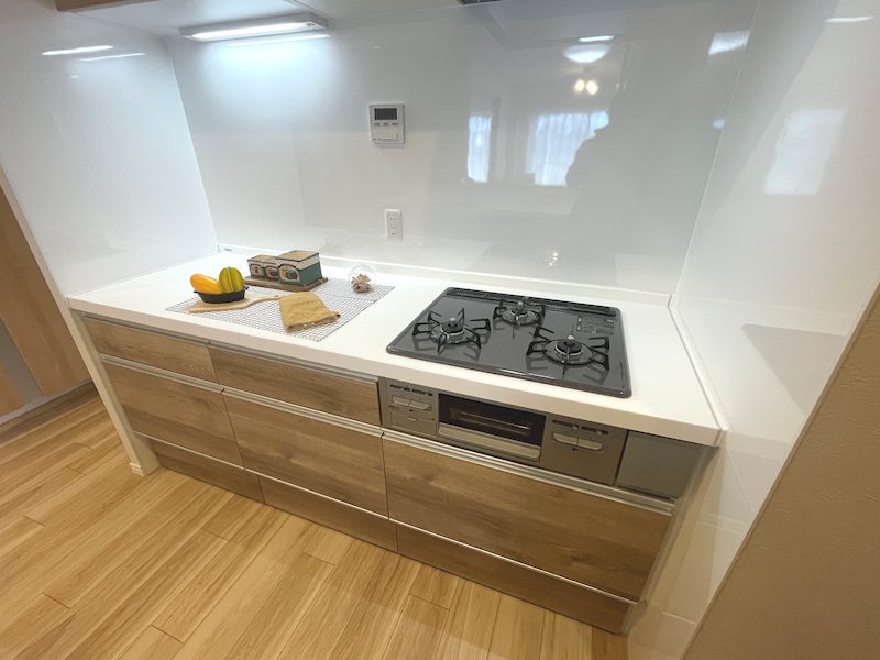 Ⅱ型キッチンで作業スペースも広く料理がはかどります 香里ケ丘ガーデンハイツ その他