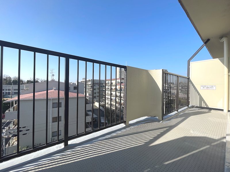 南向きバルコニーで陽当り良好 香里ケ丘ガーデンハイツ その他