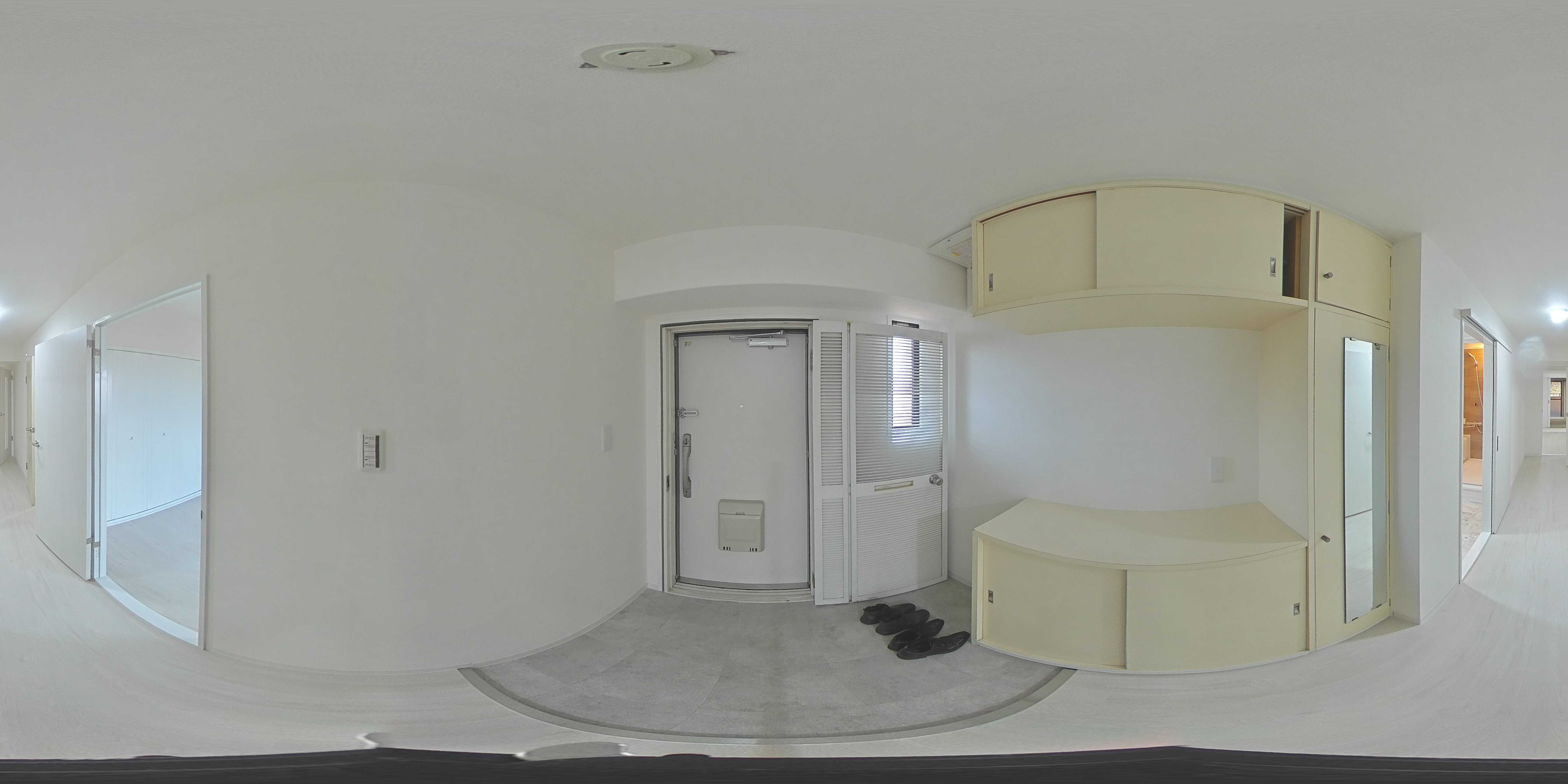 ライオンズマンション枚方 現地写真（玄関）