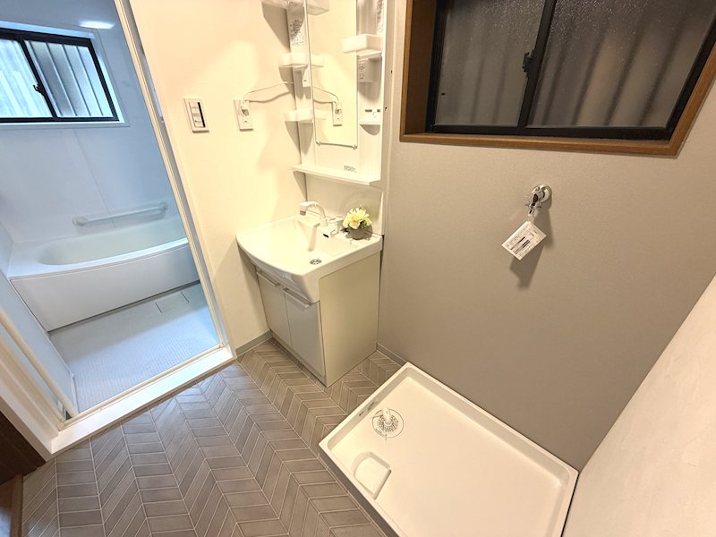 洗面スペース 渚栄町一戸建 (再生住宅) その他