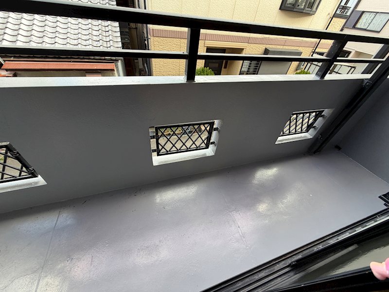 2階リビングに面した北側バルコニー 渚栄町一戸建 (再生住宅) その他