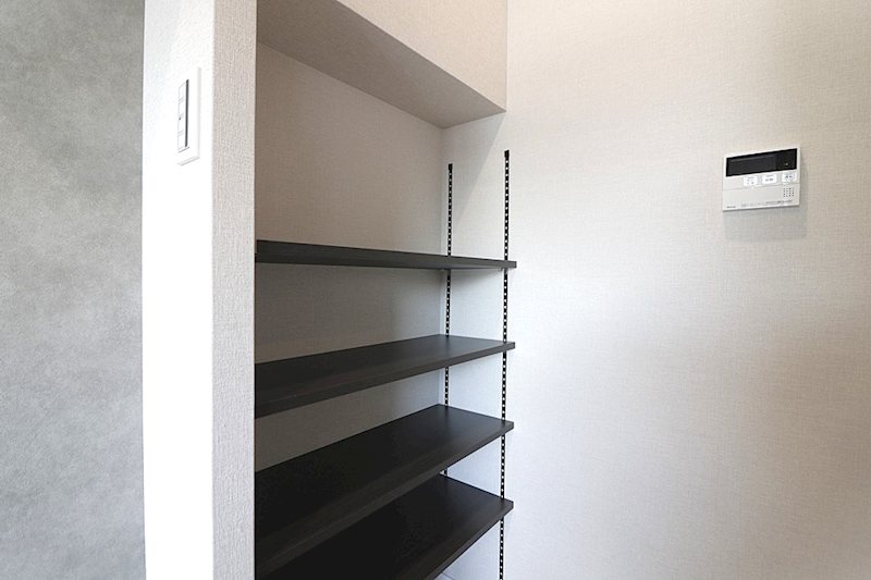 キッチンに嬉しい可変棚収納スペース 香里日光ハイツ その他