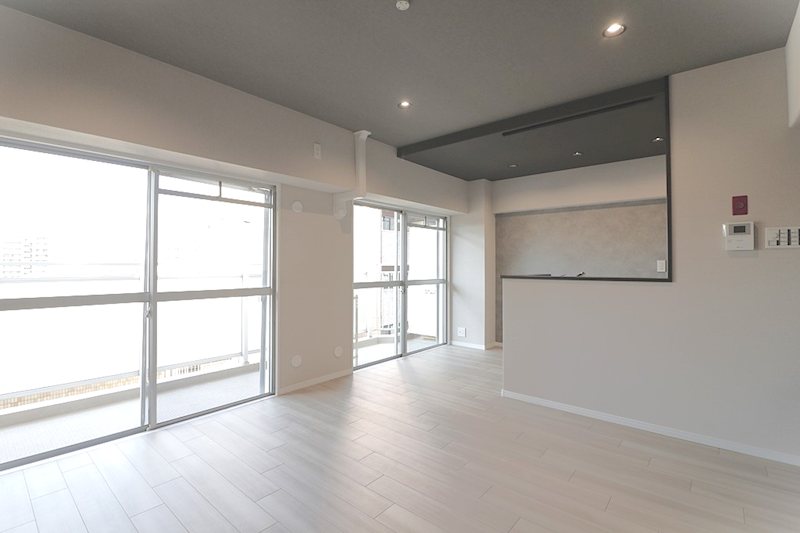 床フローリング、壁天井クロス貼替 明るいLDK 香里日光ハイツ その他