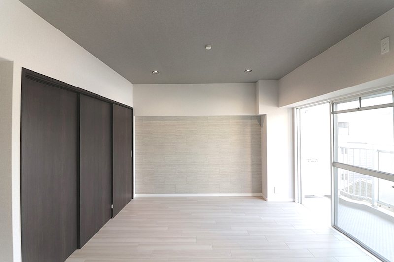 床フローリング、壁天井クロス貼替 明るいLDK 香里日光ハイツ その他