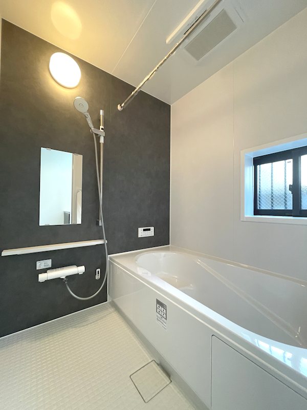 ボタン一つで決まった湯量と温度でお風呂が沸き、いつでも暖かいお風呂に入ってリラックスできます 東香里1丁目Hartfulltown2区画新築分譲住宅B号棟 その他