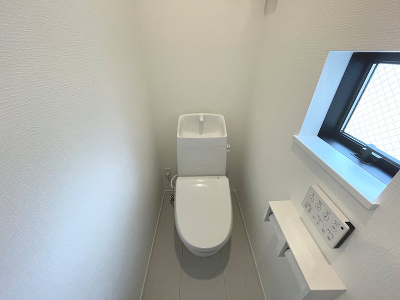 2階の温水洗浄暖房便座トイレ 東香里1丁目Hartfulltown2区画新築分譲住宅B号棟 その他