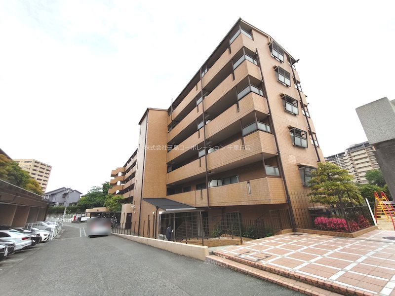 ライオンズマンション吹田新芦屋  外観写真