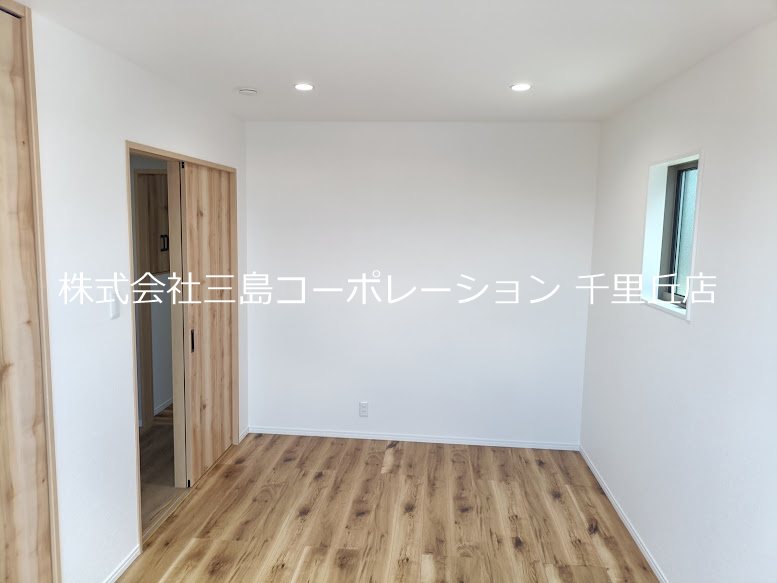 摂津市鳥飼西2丁目　新築一戸建 内観写真（リビング以外の居室）