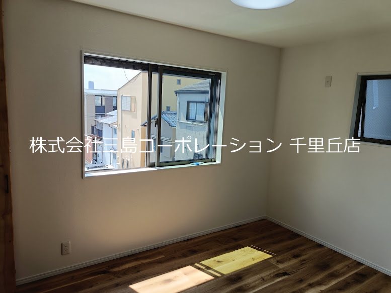 摂津市鳥飼西2丁目　新築一戸建 内観写真（リビング以外の居室）