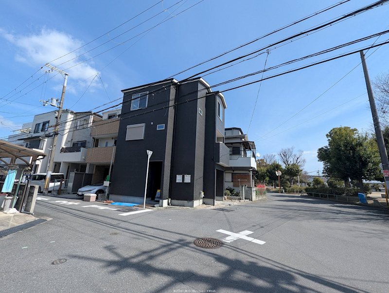 前面道路幅員:南側約8.8m×西側約4.8m 家の前は嘉円公園、摂津高校です 桜町2丁目SUMIKA その他