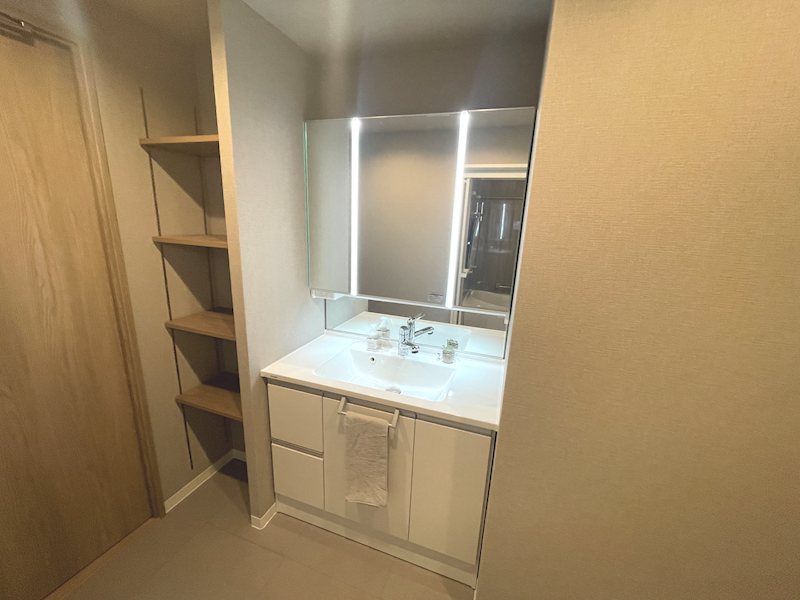 三面鏡洗面化粧台新調 オークヒルズ香里 四番館 その他