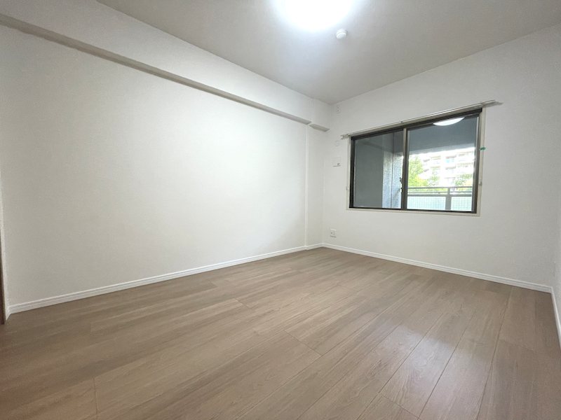 6.0帖の洋室 主寝室にいかがですか オークヒルズ香里 四番館 その他