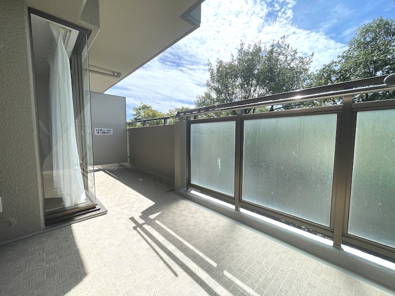 陽当りの良いバルコニー オークヒルズ香里 四番館 その他