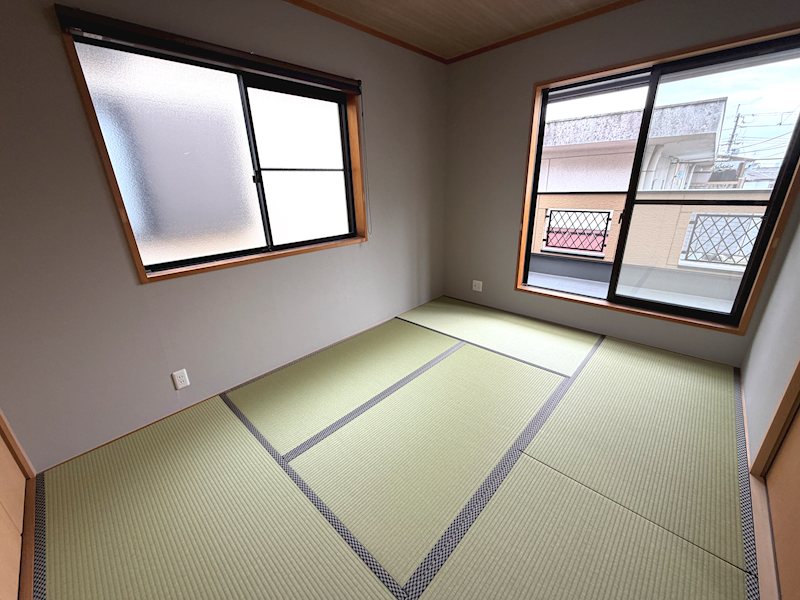2階 南西バルコニーに面した和室6帖 東山1丁目一戸建再生既存住宅 その他