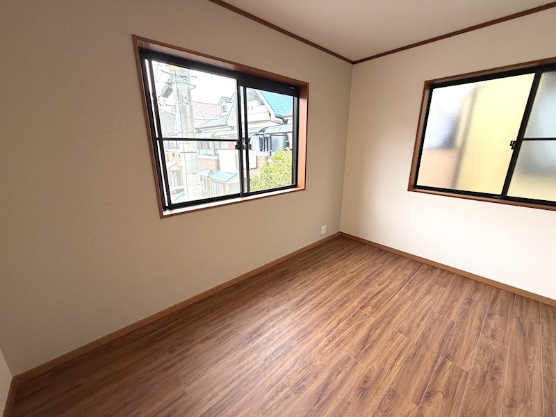 2階 洋室5.75帖 お子様のお部屋にいかがですか 東山1丁目一戸建再生既存住宅 その他