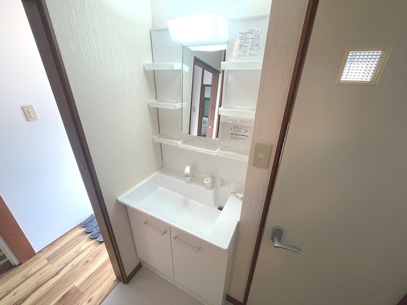 洗面化粧台 東藤田町再生既存住宅 その他