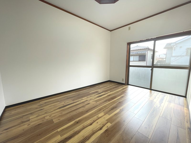 約6帖の洋室 お子様部屋にいかがですか 東藤田町再生既存住宅 その他