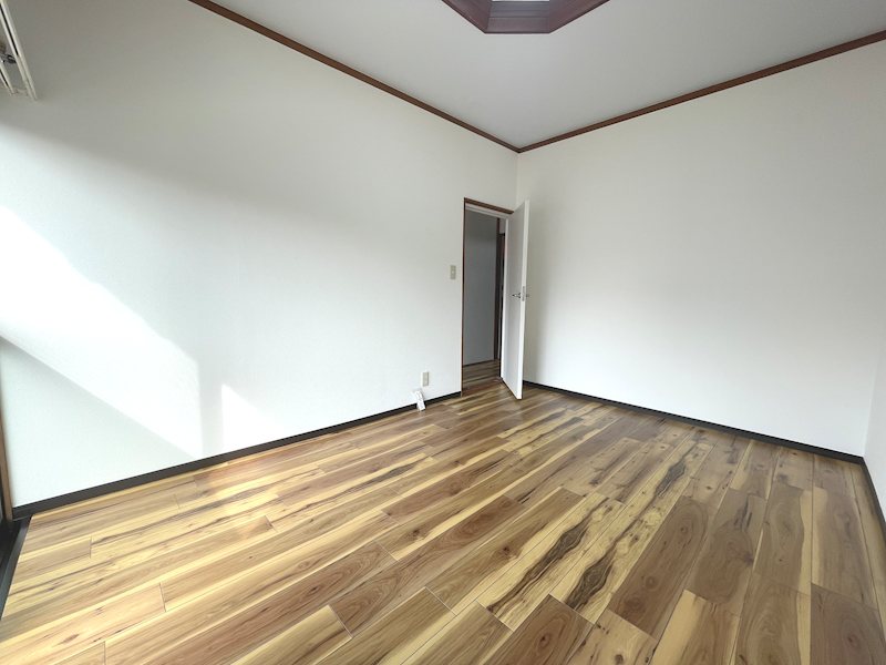 約6帖の洋室 お子様部屋にいかがですか 東藤田町再生既存住宅 その他