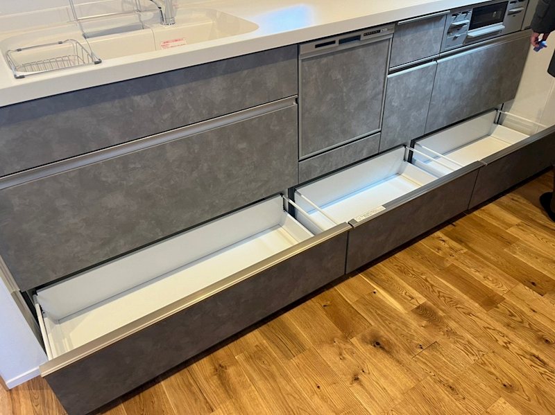 下部にも収納がございます。 高槻市奥天神町2丁目 中古一戸建 その他