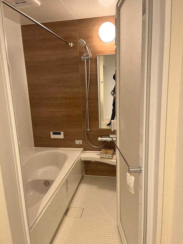 1坪サイズの浴室。浴室乾燥機付きです。 高槻市奥天神町2丁目 中古一戸建 その他