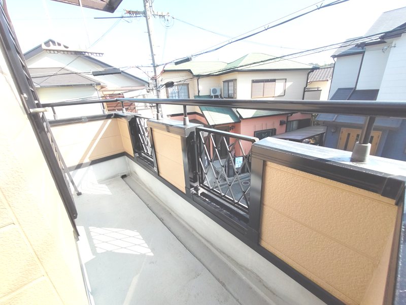 南向きの明るいバルコニー 茄子作1丁目再生既存住宅 その他