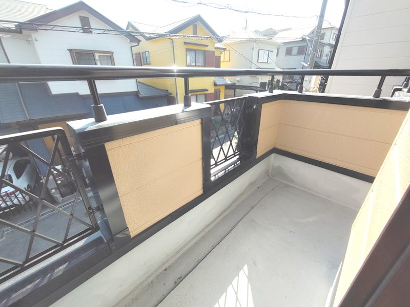 南向きの明るいバルコニー 茄子作1丁目再生既存住宅 その他