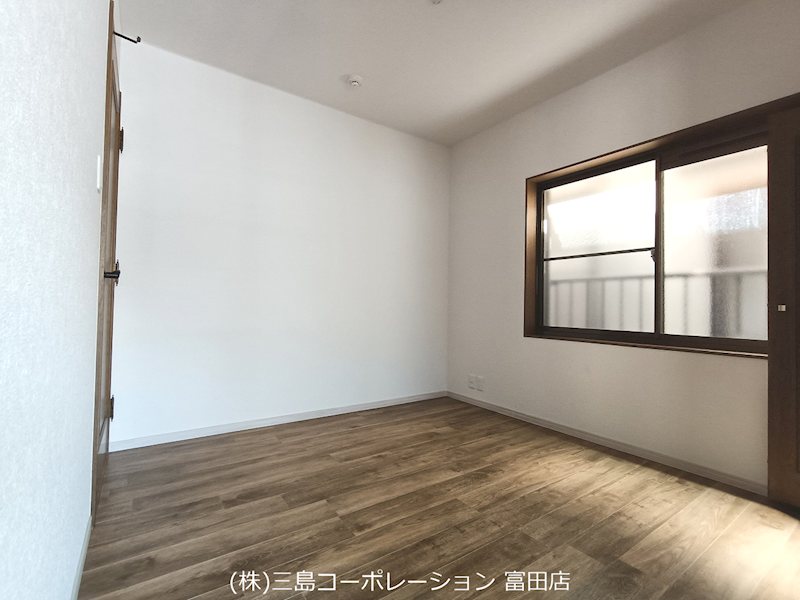 洋室約6.0帖 南側の明るい光が入ってきます! 高槻市栄町2丁目 中古一戸建 その他