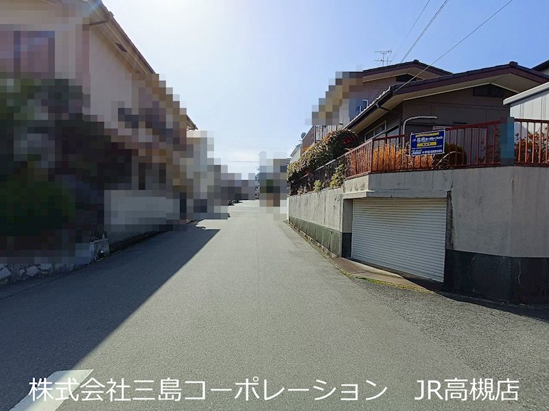 ■周辺環境■バス停「上の口」徒歩3分/DAISO・コーヨー約1100m/セブンイレブン約1200m/高槻松が丘郵便局約200m 高槻市安岡寺町5丁目 売土地 その他